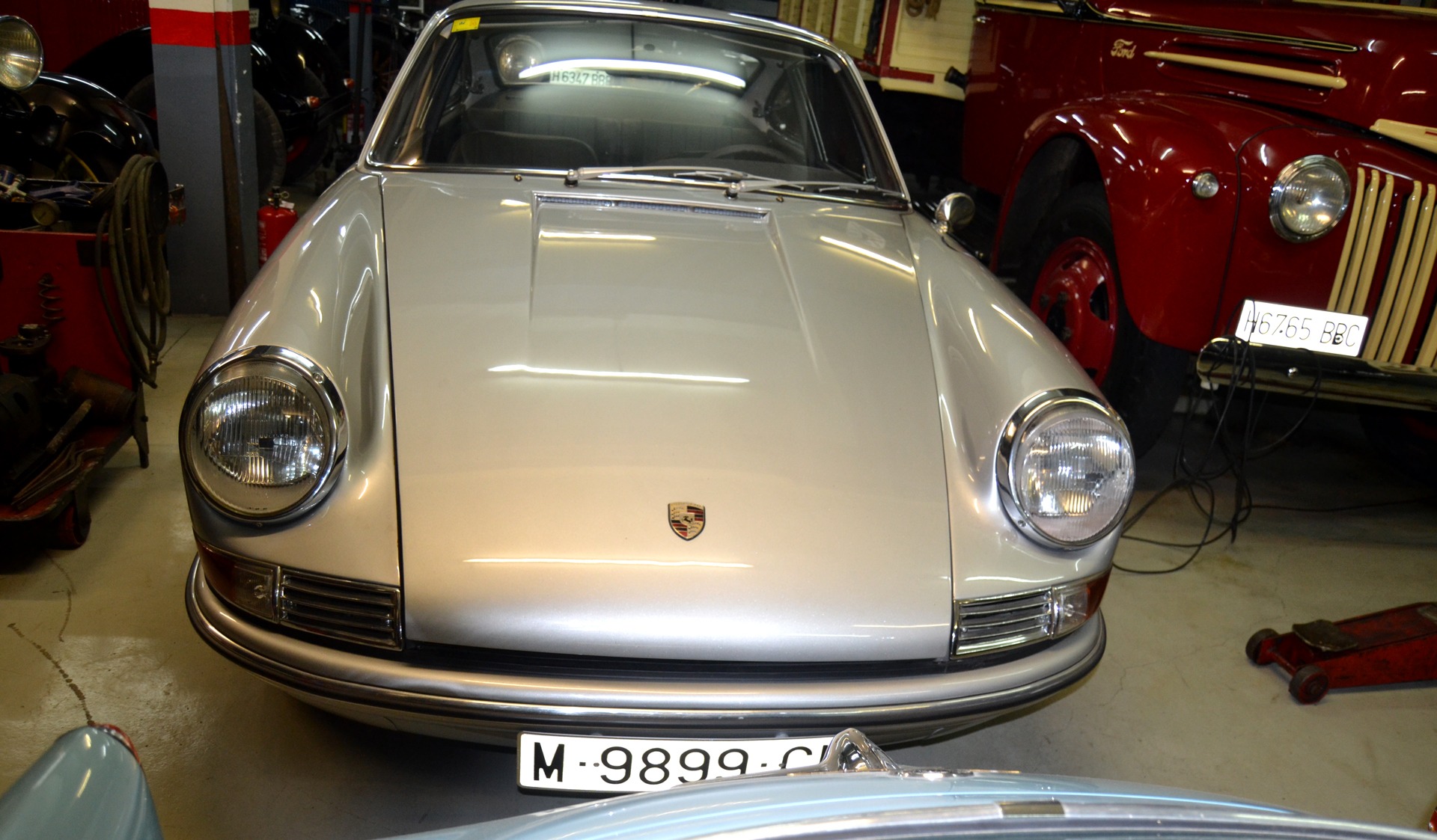 PORSCHE-911-SWB-5