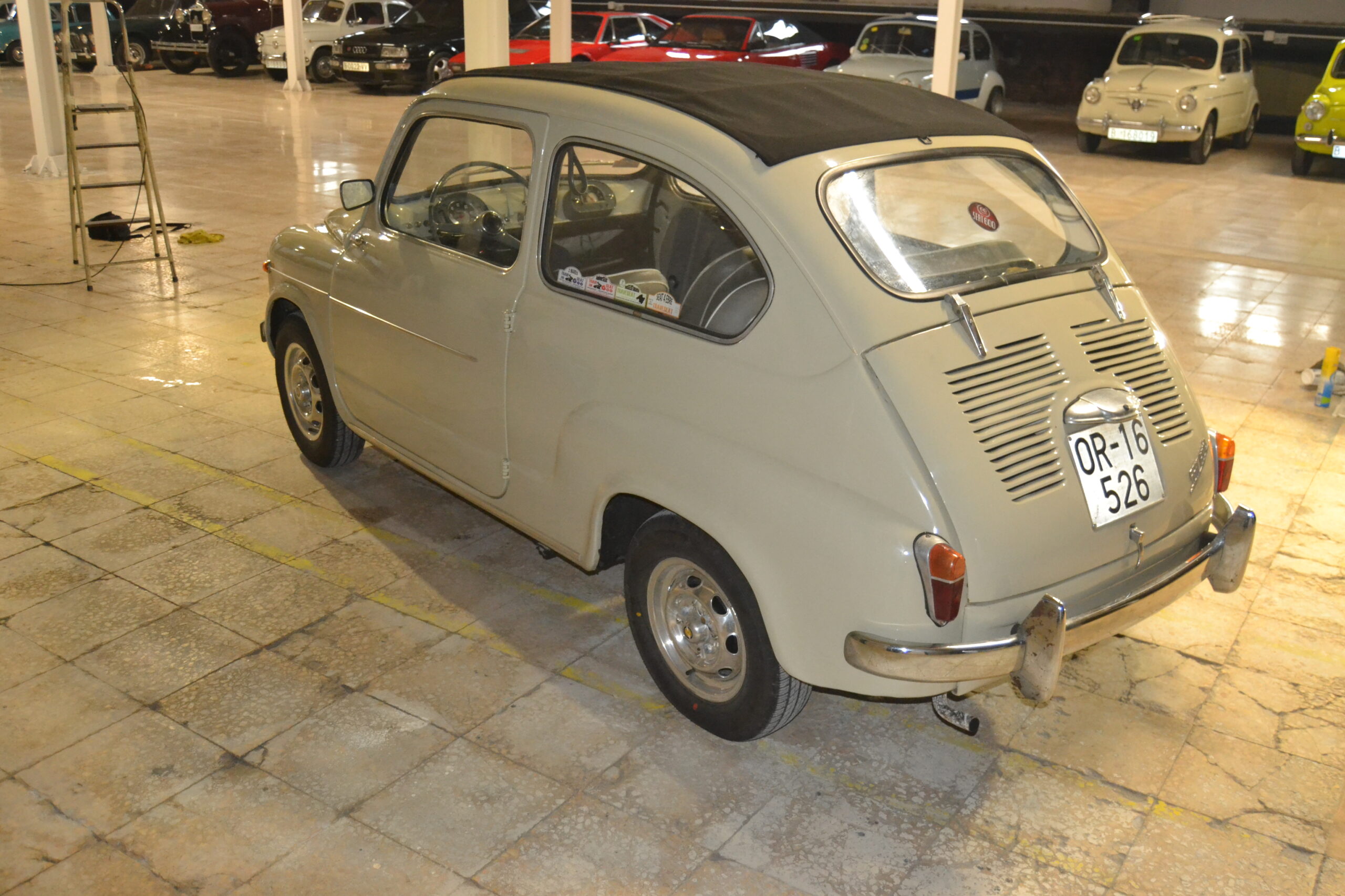 SEAT 600 D DESCAPOTABLE ORENSE 2